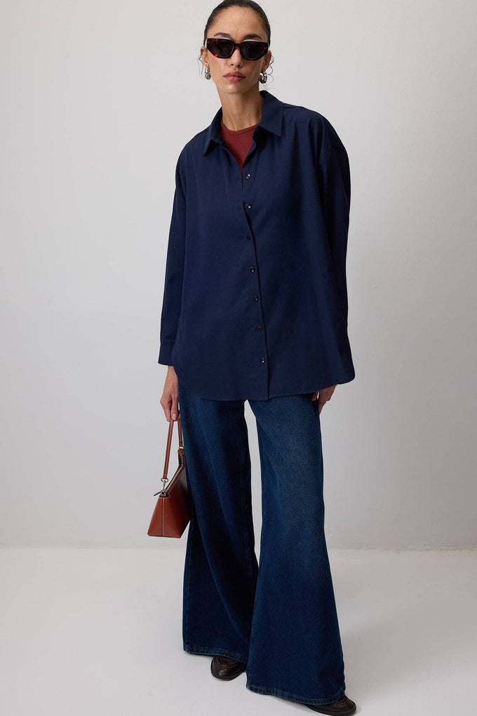 Camicia oversize blu navy a vestibilità comoda