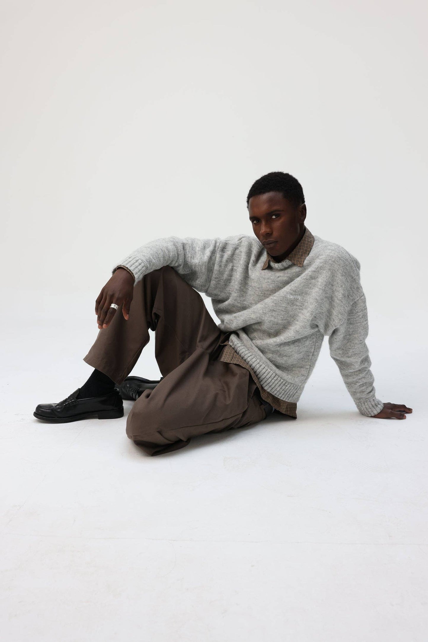Maglione boxy grigio effetto spazzolato