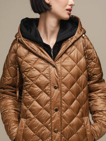 Cappotto trapuntato lungo con cappuccio