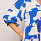 Abito lungo oversize con stampa astratta blu