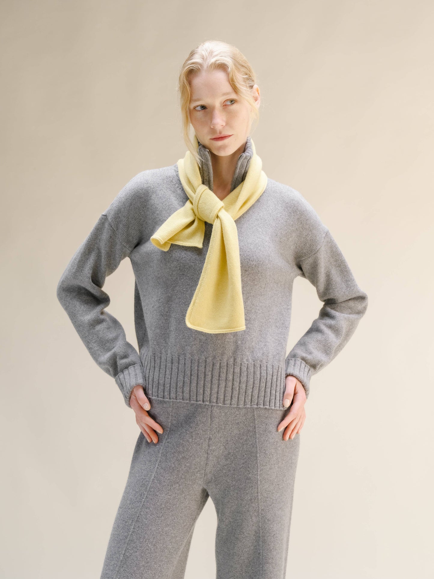 Maglione collo alto con zip in misto cashmere
