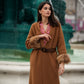 Cappotto lungo in lana con polsini in pelliccia e cintura