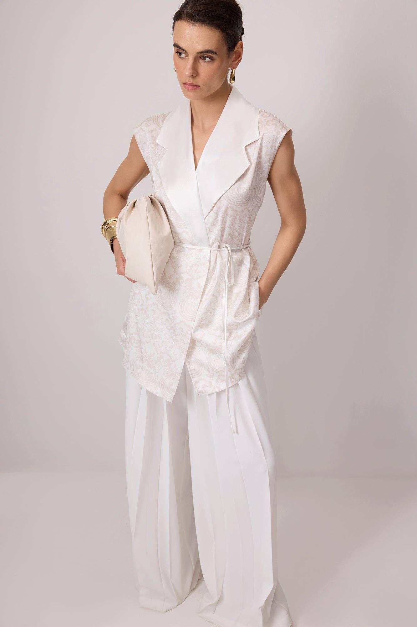 Gilet avvolgente in raso con collo a scialle e motivo jacquard
