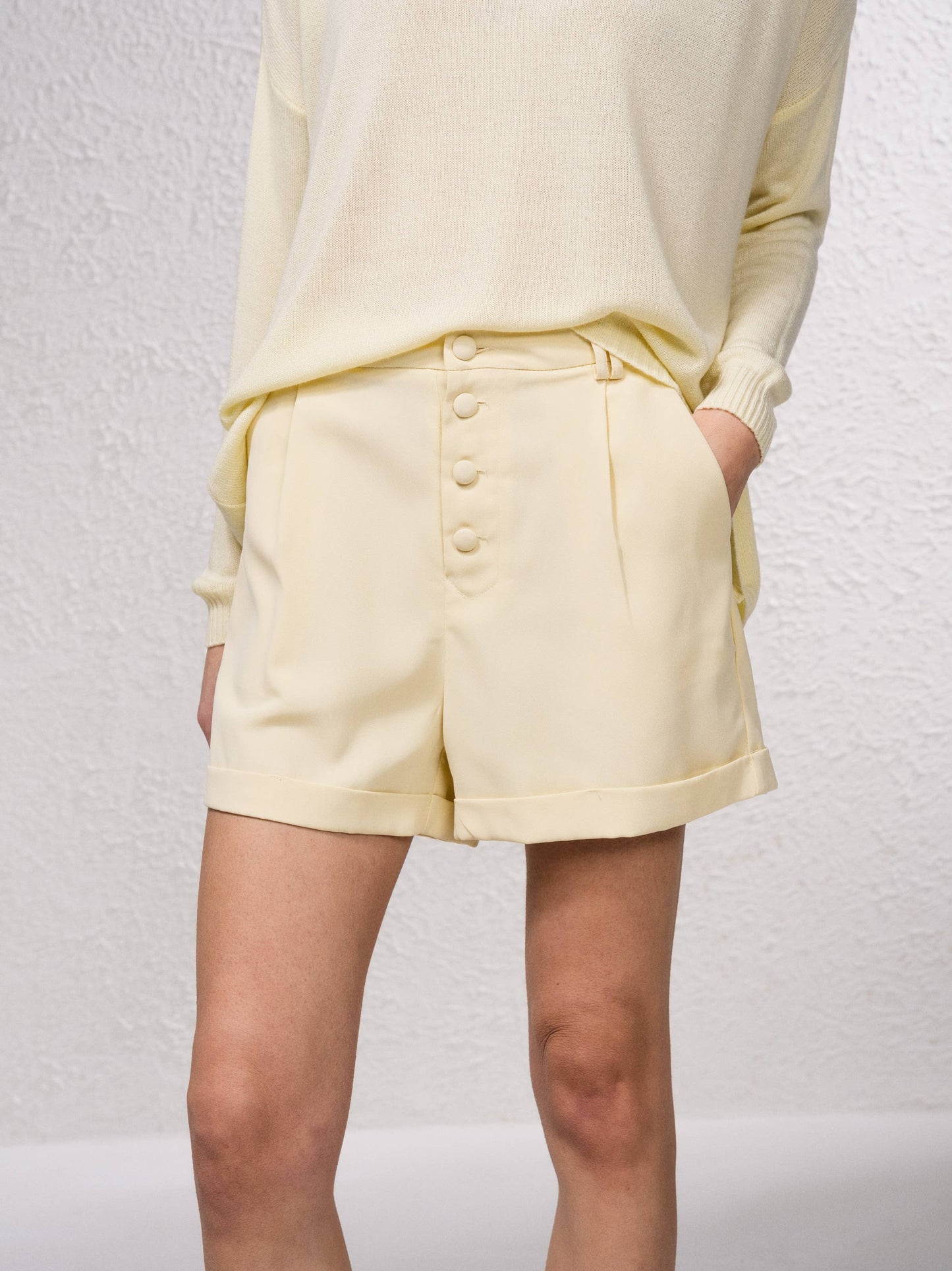 Shorts bermuda a vita alta con bottoni
