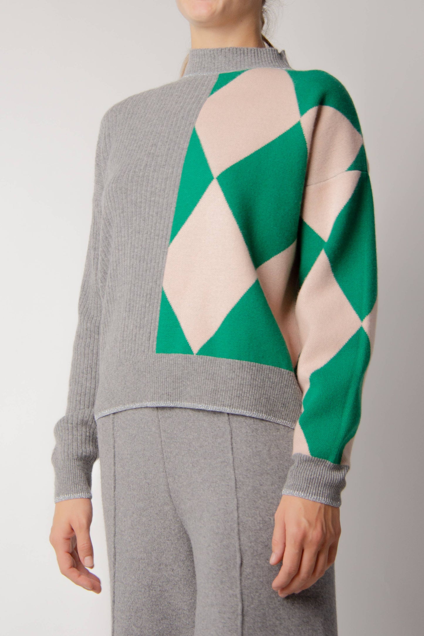Maglione destrutturato in misto cashmere con intarsio a rombi