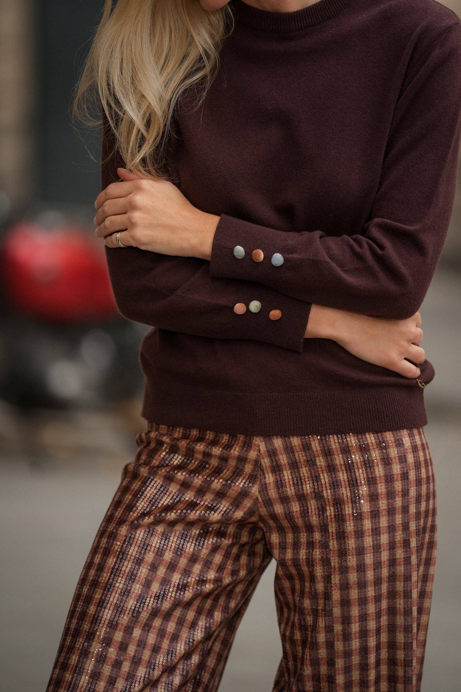 Maglia girocollo con bottoni multicolore