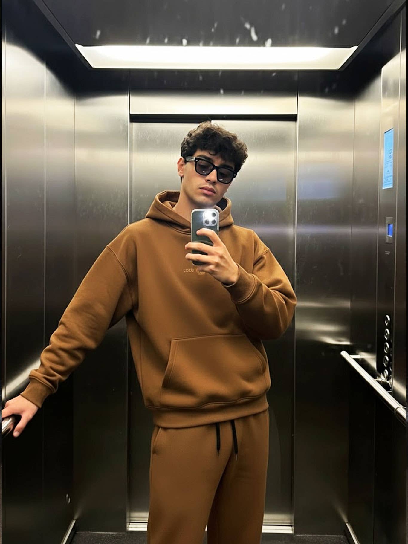 Felpa oversize Lazy marrone con cappuccio