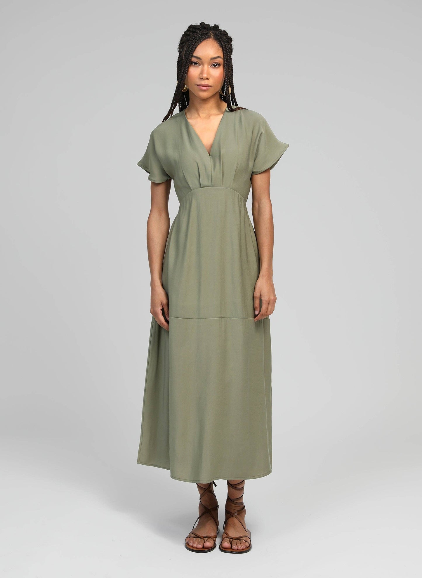 Abito midi verde militare Mekiana con scollo a V