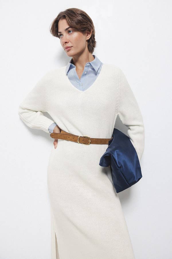 Abito lungo in maglia con scollo a V
