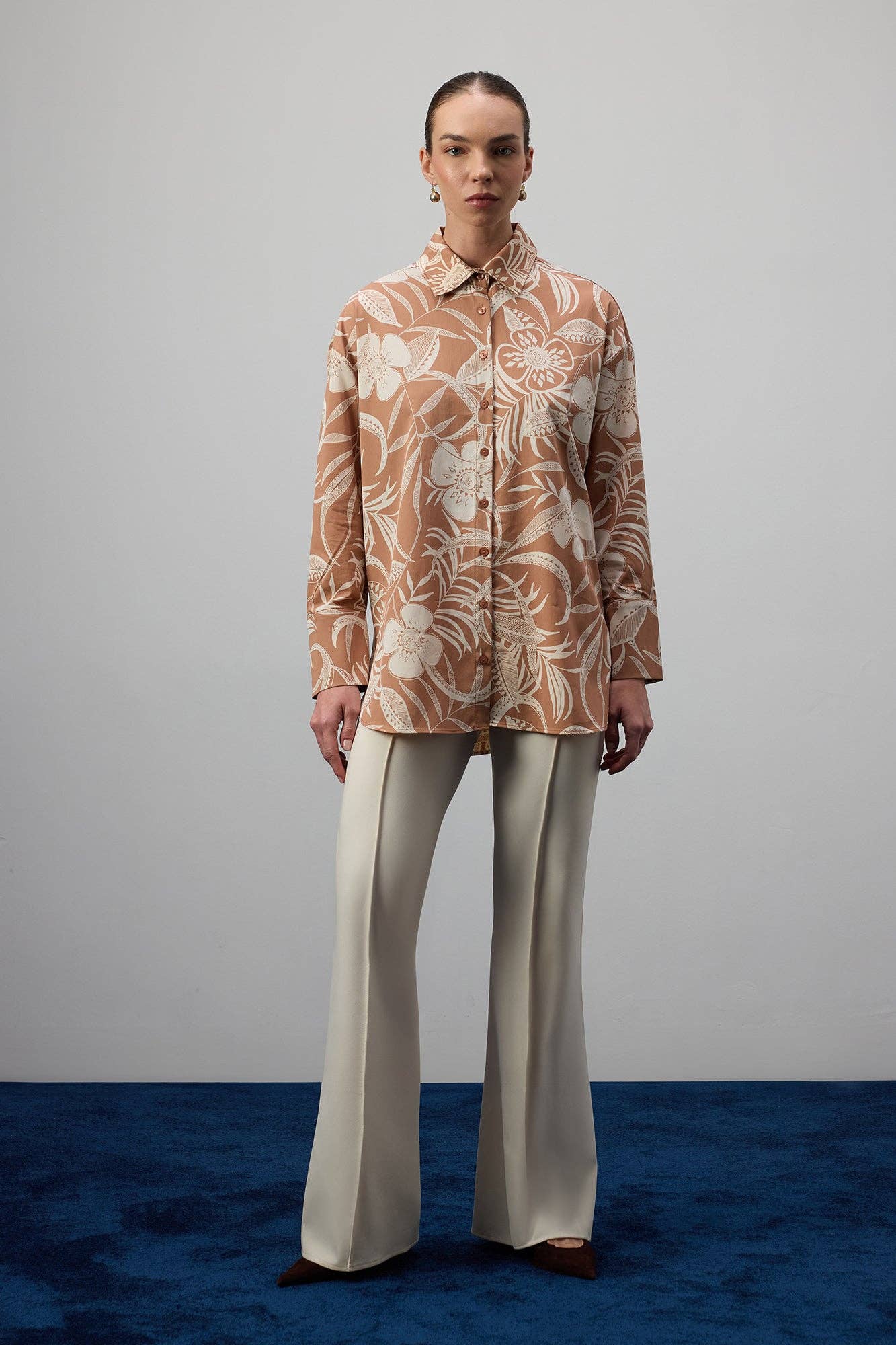 Camicia in cotone a fantasia floreale