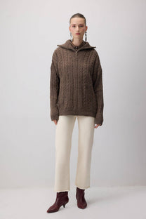 Maglione in maglia a trecce con zip e colletto ampio