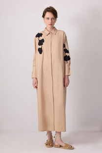 Abito camicia maxi a righe con ricamo floreale