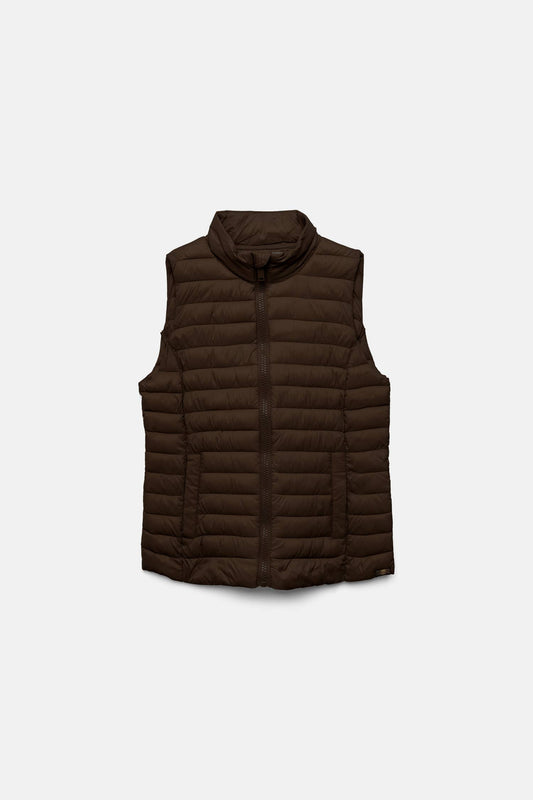 Gilet trapuntato con collo alto