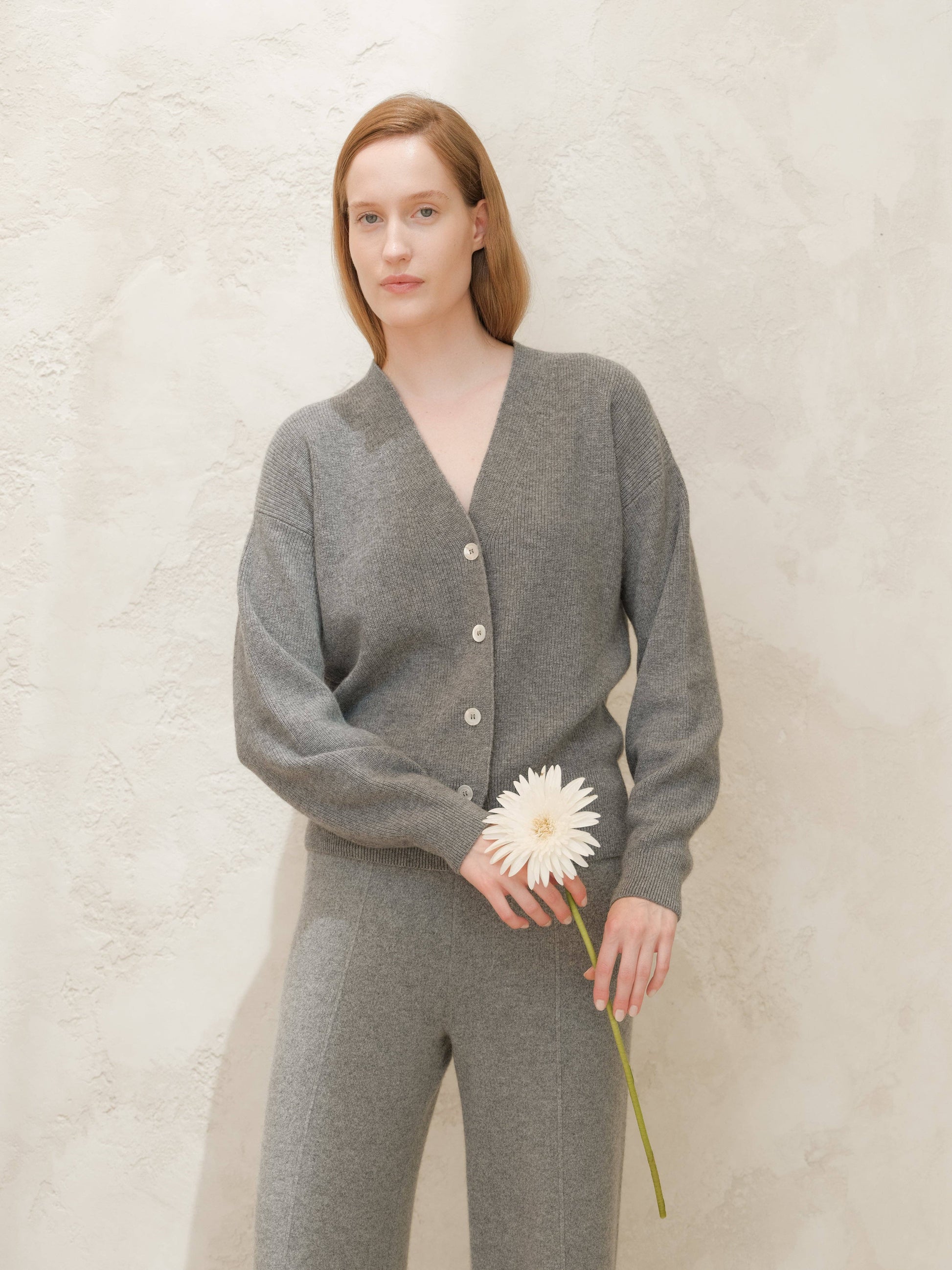 Cardigan a coste in misto cashmere minimal