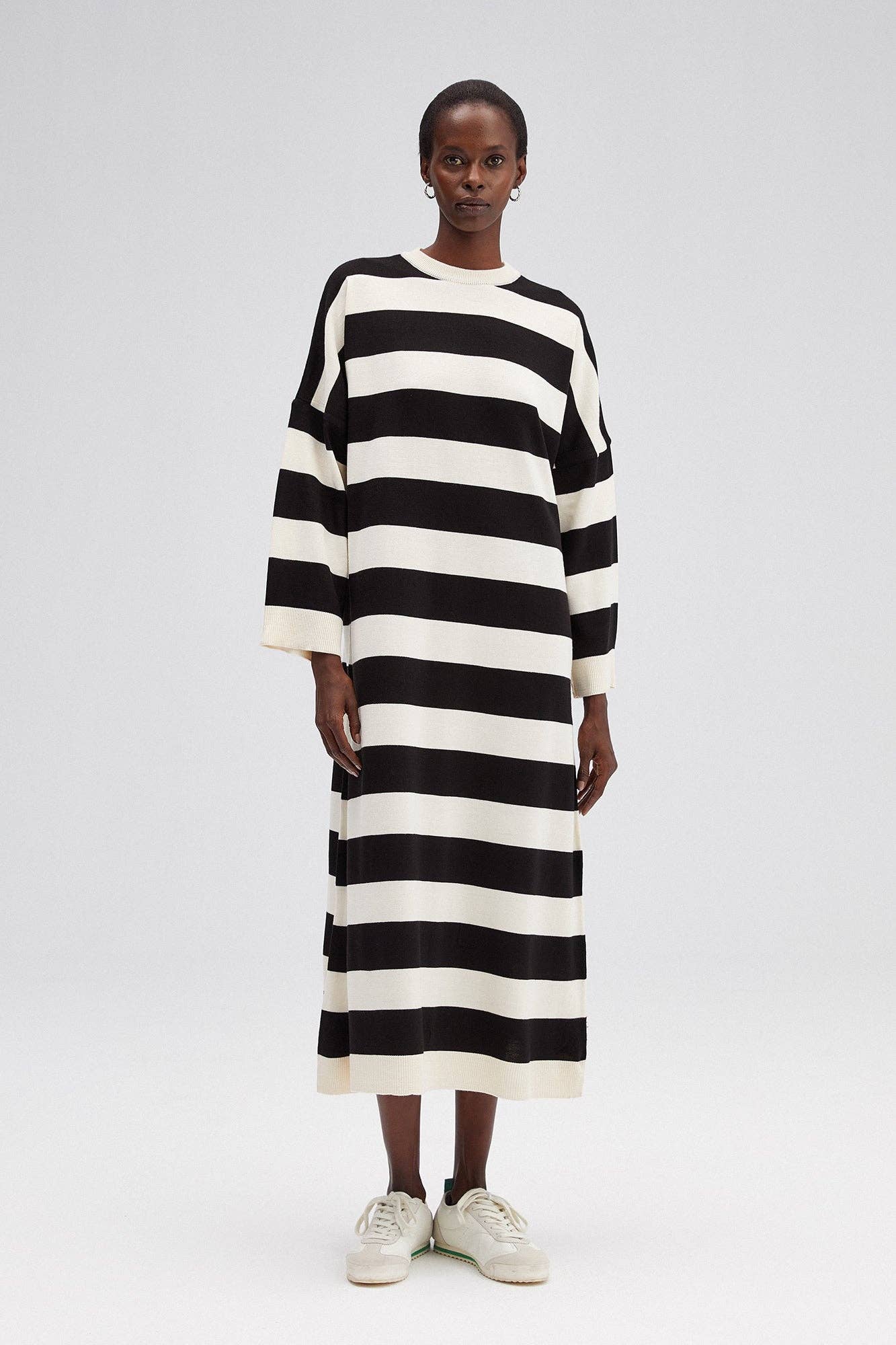 Abito midi oversize in maglia a righe larghe