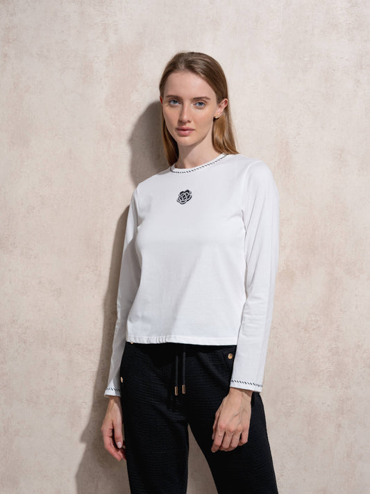 T-shirt donna in cotone con ricamo e maniche lunghe