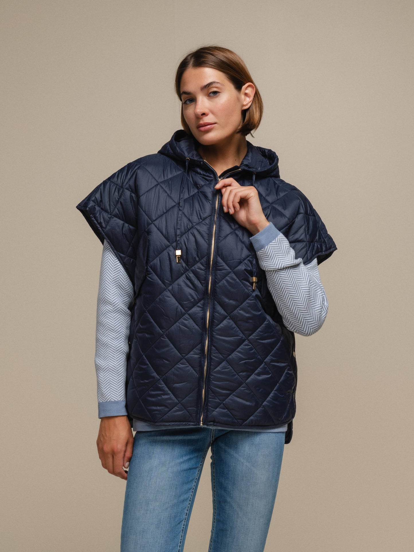 Capa donna trapuntata in nylon con cappuccio