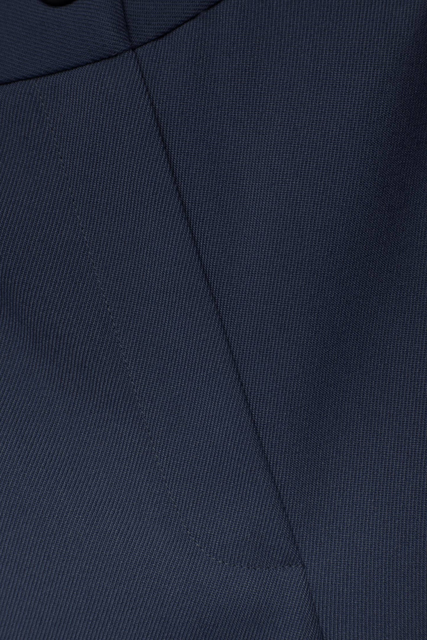 Pantaloni dritti essenziali con tasche oblique