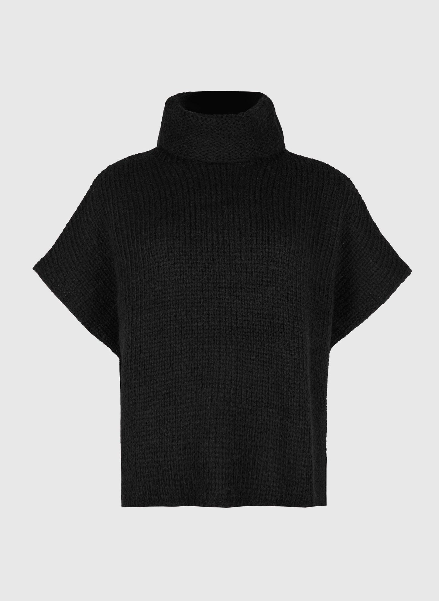 Pull oversize nero stile poncho con collo alto