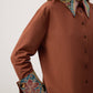 Camicia marrone con dettagli etnici jacquard