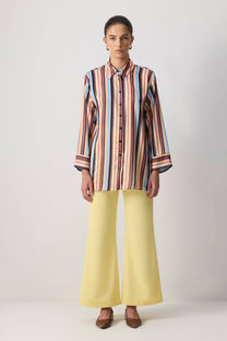 Camicia in raso a righe multicolore con polsini a contrasto