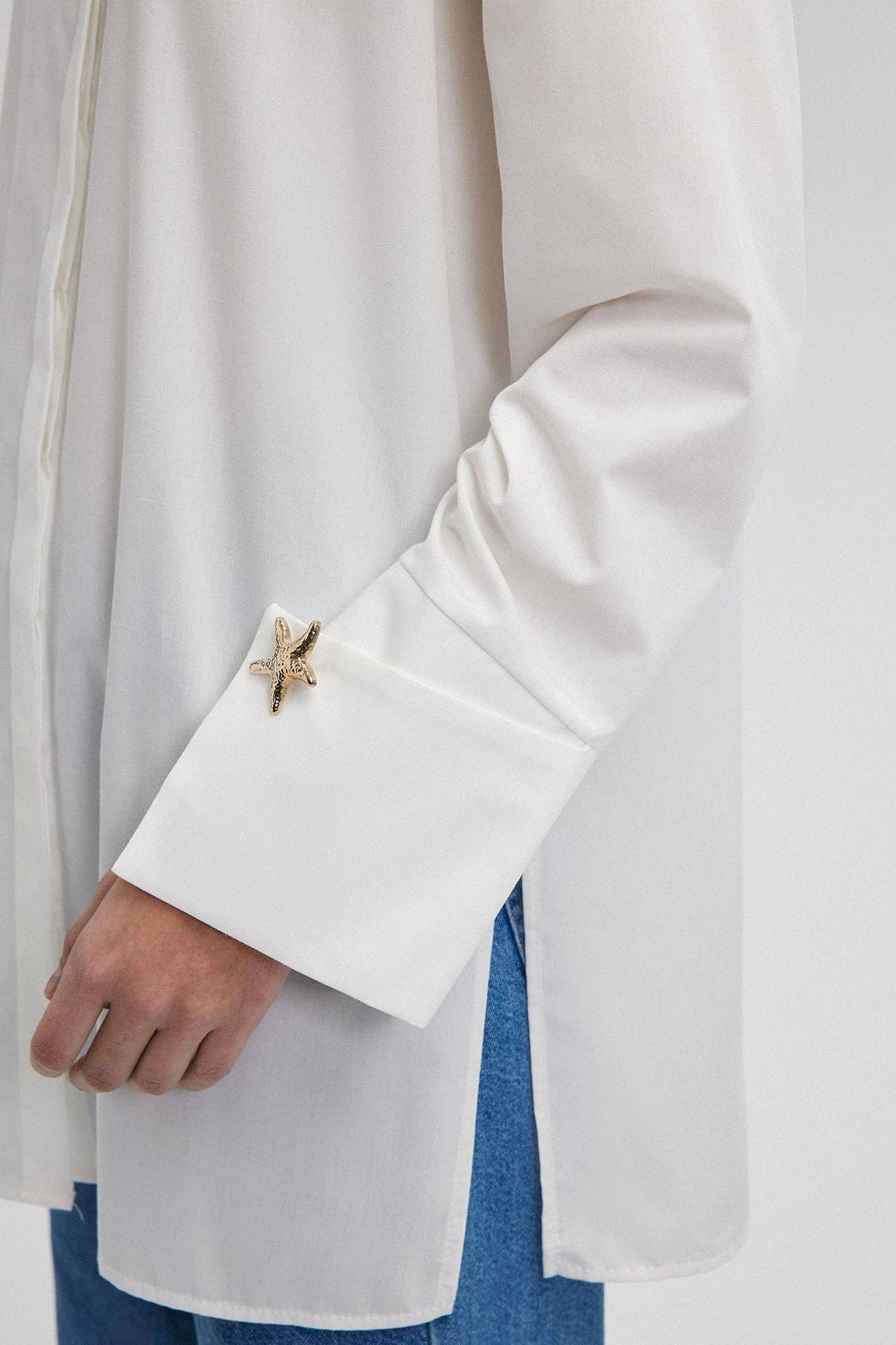 Camicia in misto cotone con stelle marine e polsini ampi
