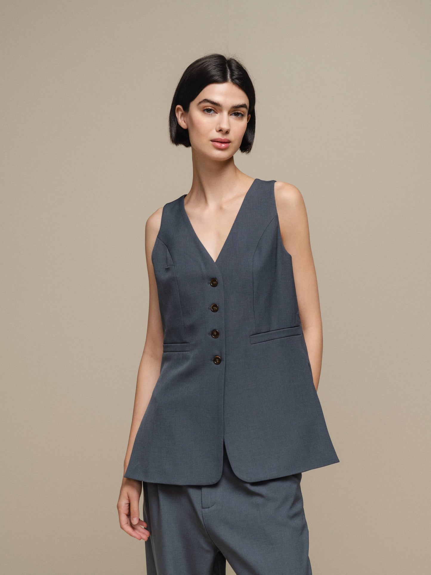 Gilet sartoriale donna smanicato con scollo a V