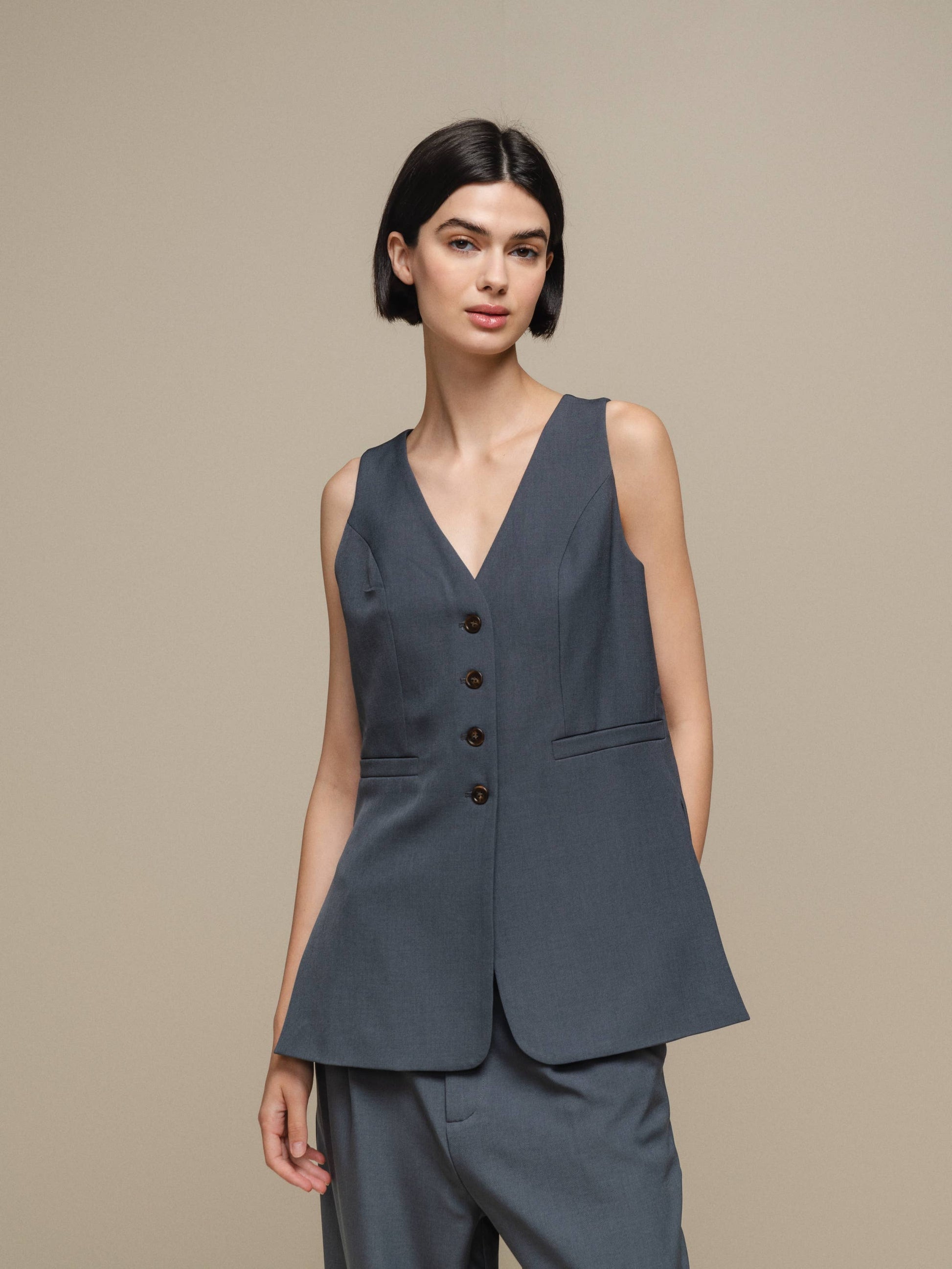 Gilet sartoriale donna smanicato con scollo a V