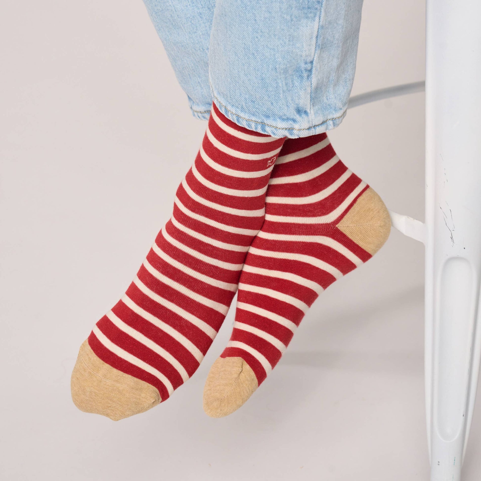 Calzini in cotone pettinato a righe larghe rosso e beige