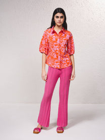 Blusa floreale con colletto e maniche corte