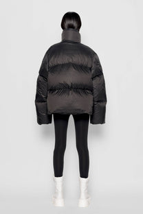 Piumino Oversize Nero con Collo Alto