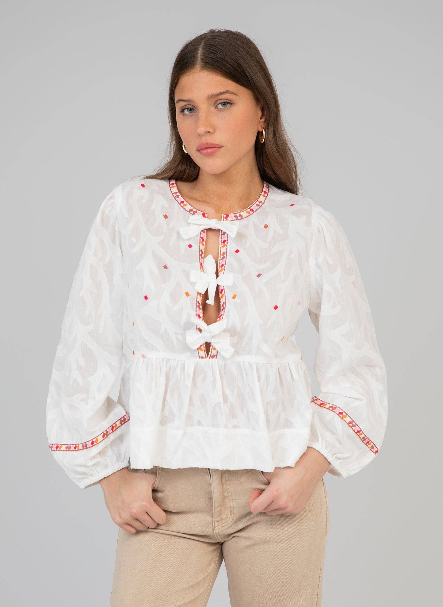 Camicia Servane ecru in voile di cotone con fiocchi