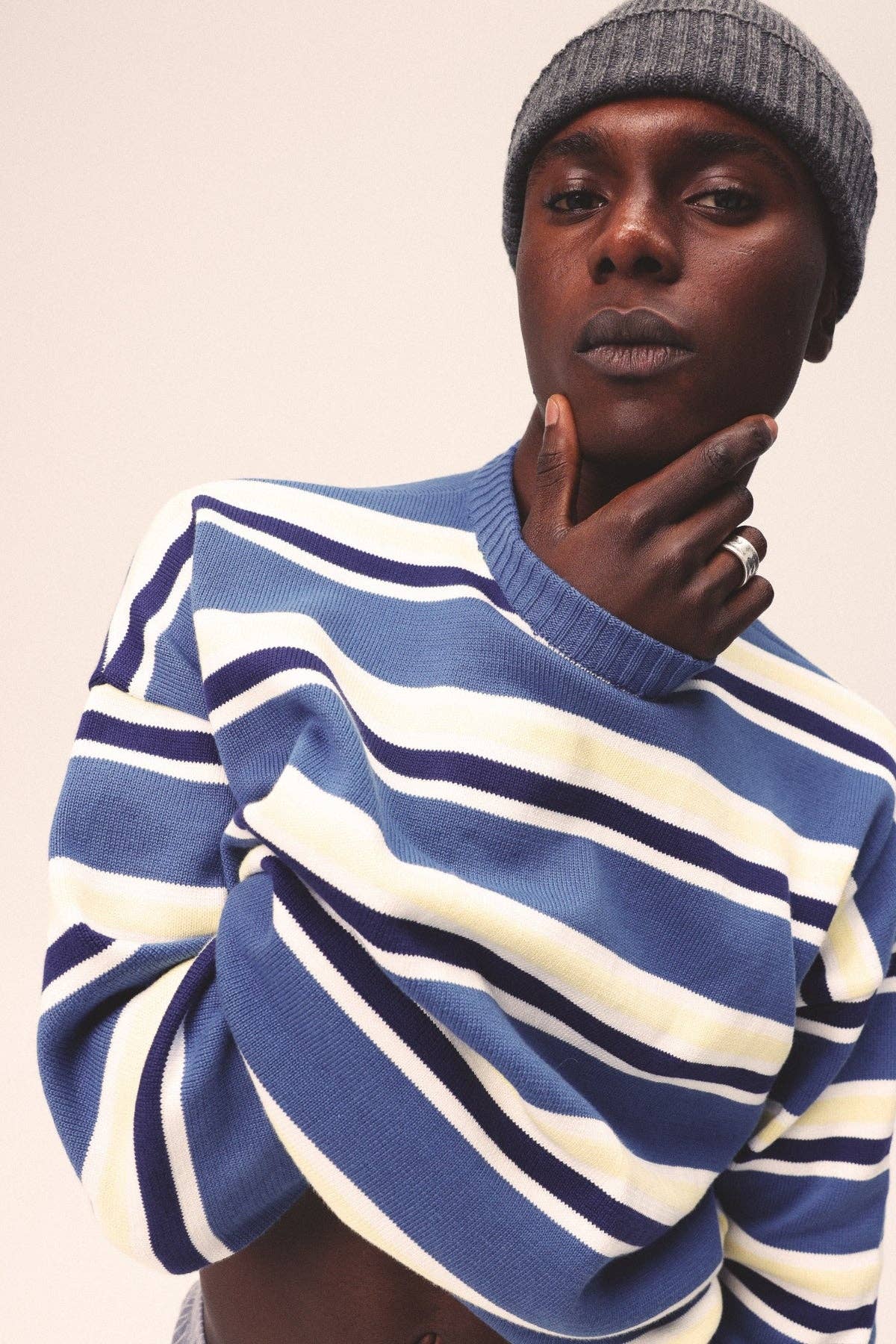 Maglione a righe blu brillante in cotone organico
