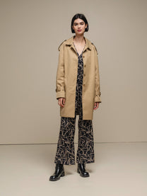 Cappotto trench donna elegante con bottoni