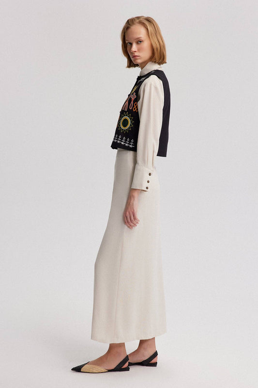 Gilet in lino ricamato