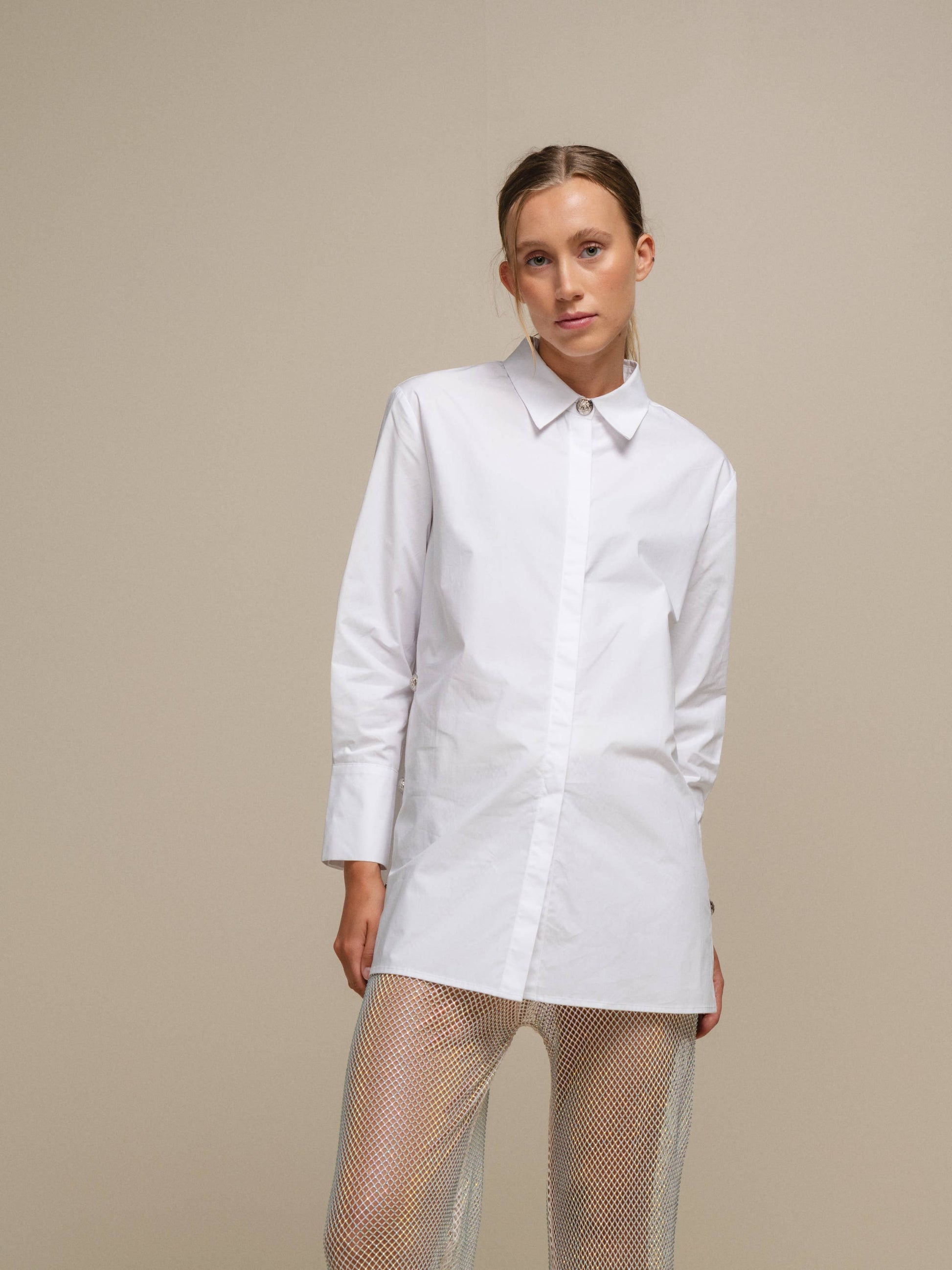 Camicia lunga bianca in cotone da donna