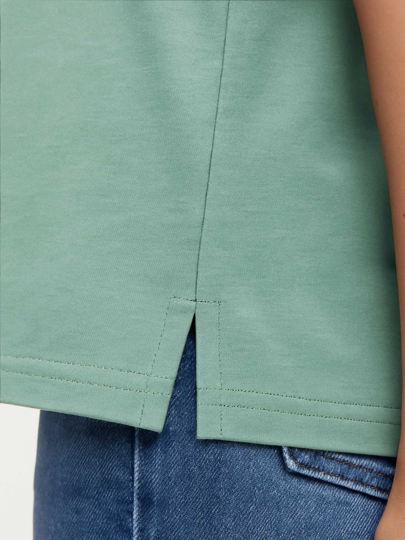 T-shirt donna oversize verde con ricamo lettering
