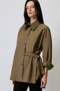 Camicia asimmetrica con cintura
