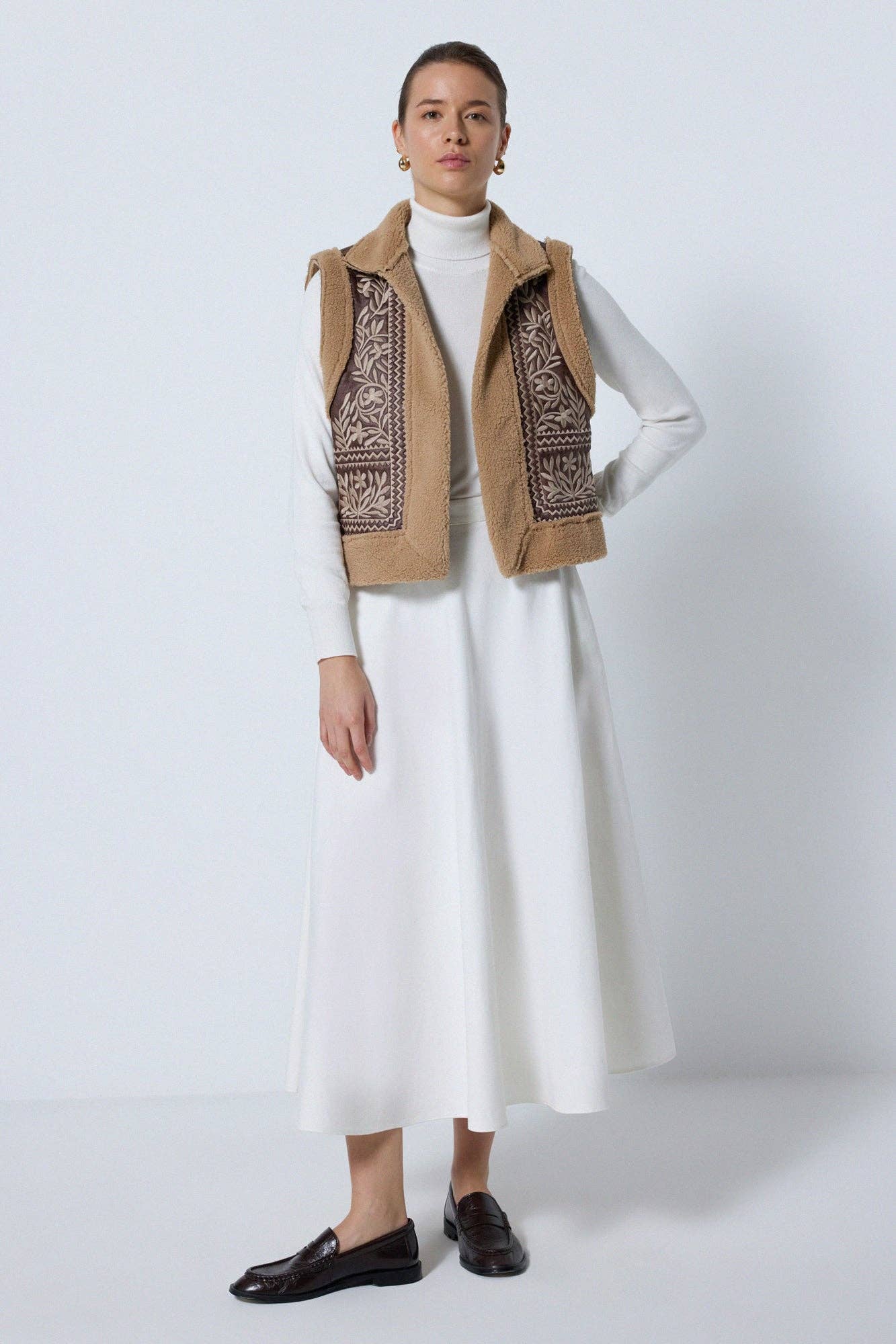 Gilet western ricamato con dettagli effetto pelle