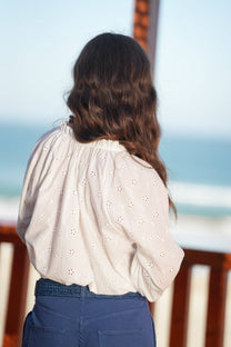 Blusa in cotone sangallo ricamata