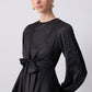 Completo raso nero con blusa peplo e nodo frontale