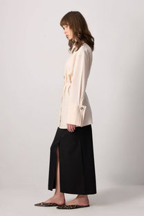 Camicia in viscosa crema con polsini ampi