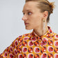 Camicia in raso fantasia geometrica con cintura