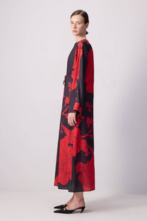 Abito maxi nero con stampa floreale rossa e cintura in vita
