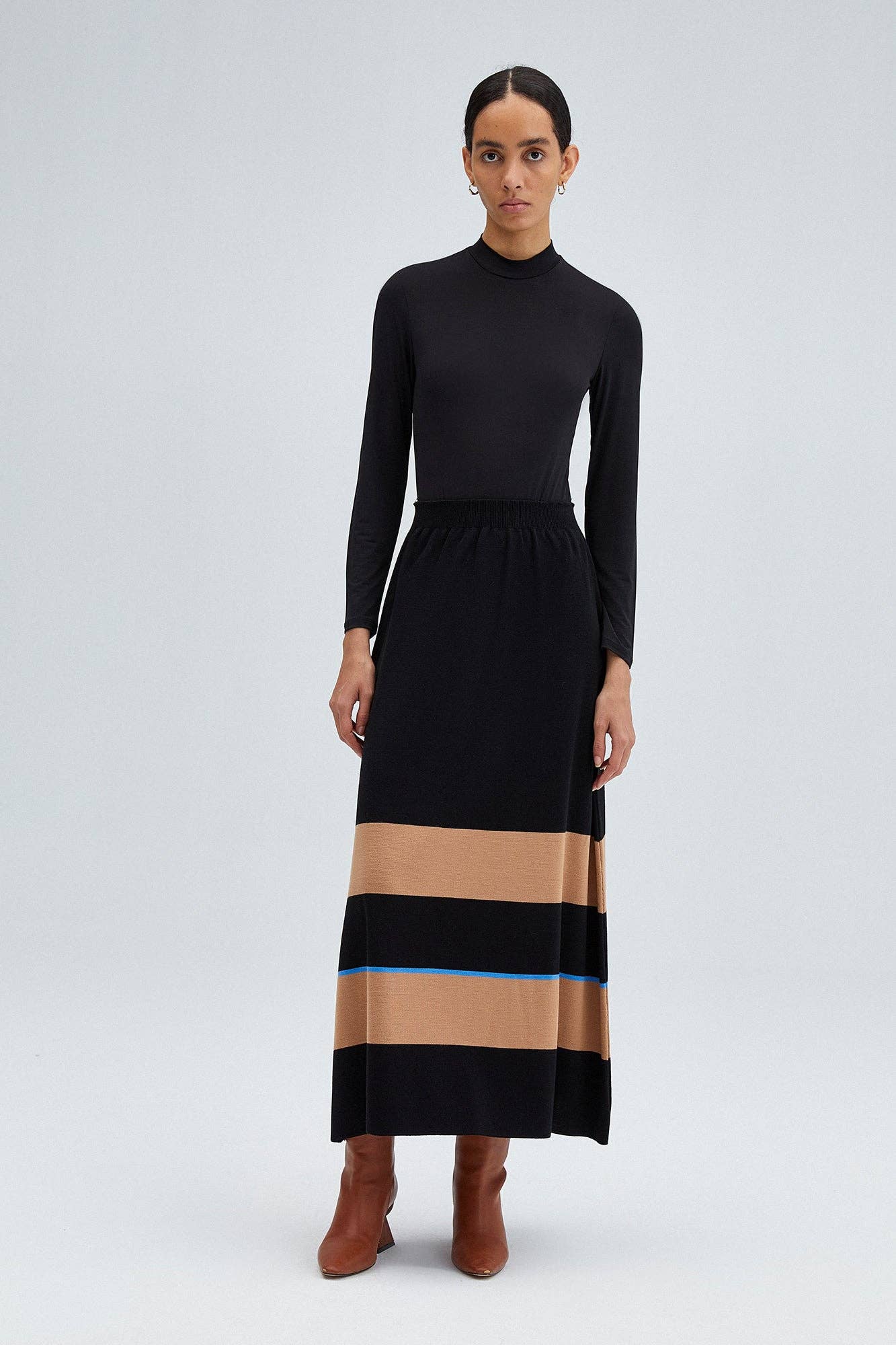Gonna midi in maglia a righe con vita elasticizzata
