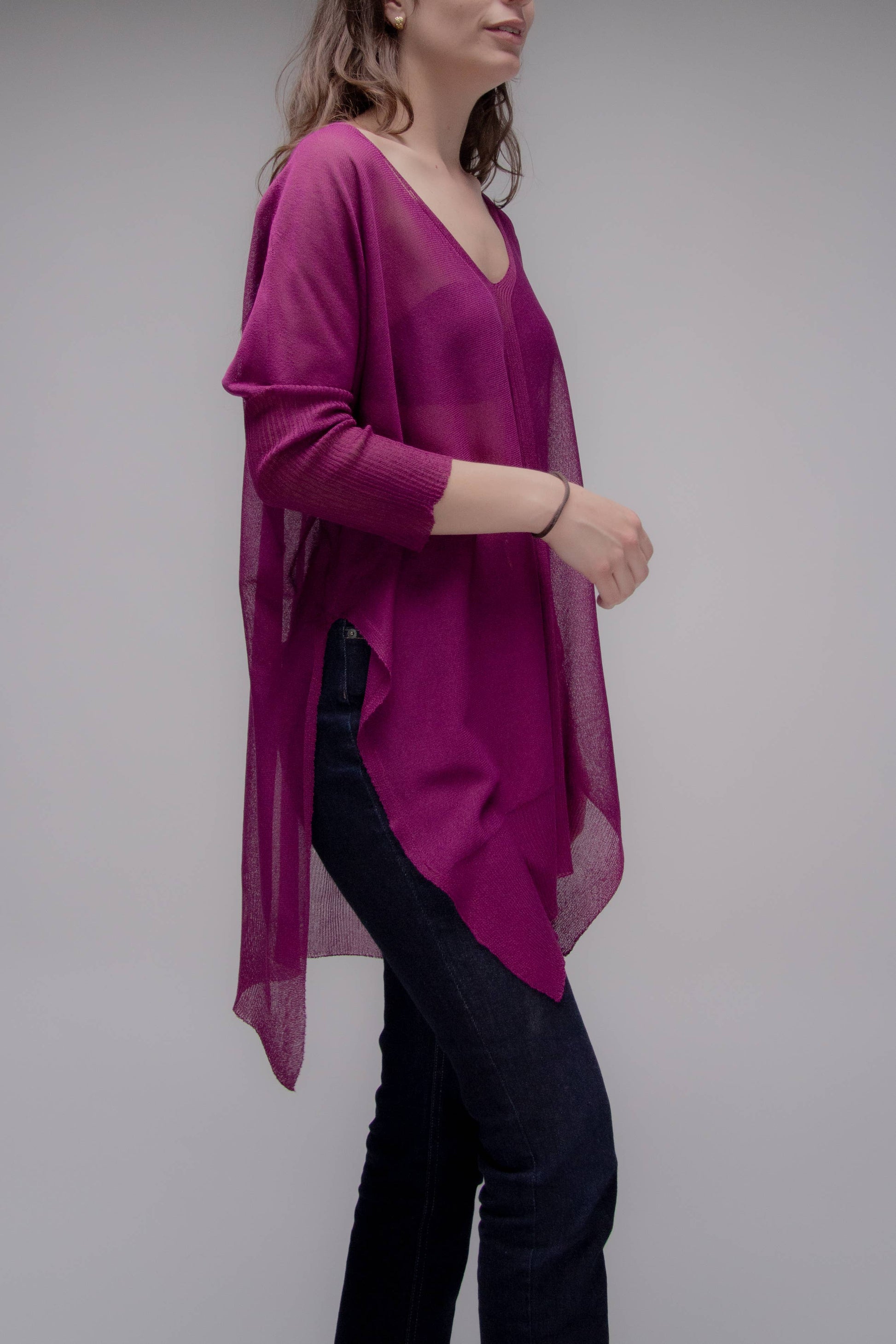 Pullover oversize con scollo a V in maglia 3D