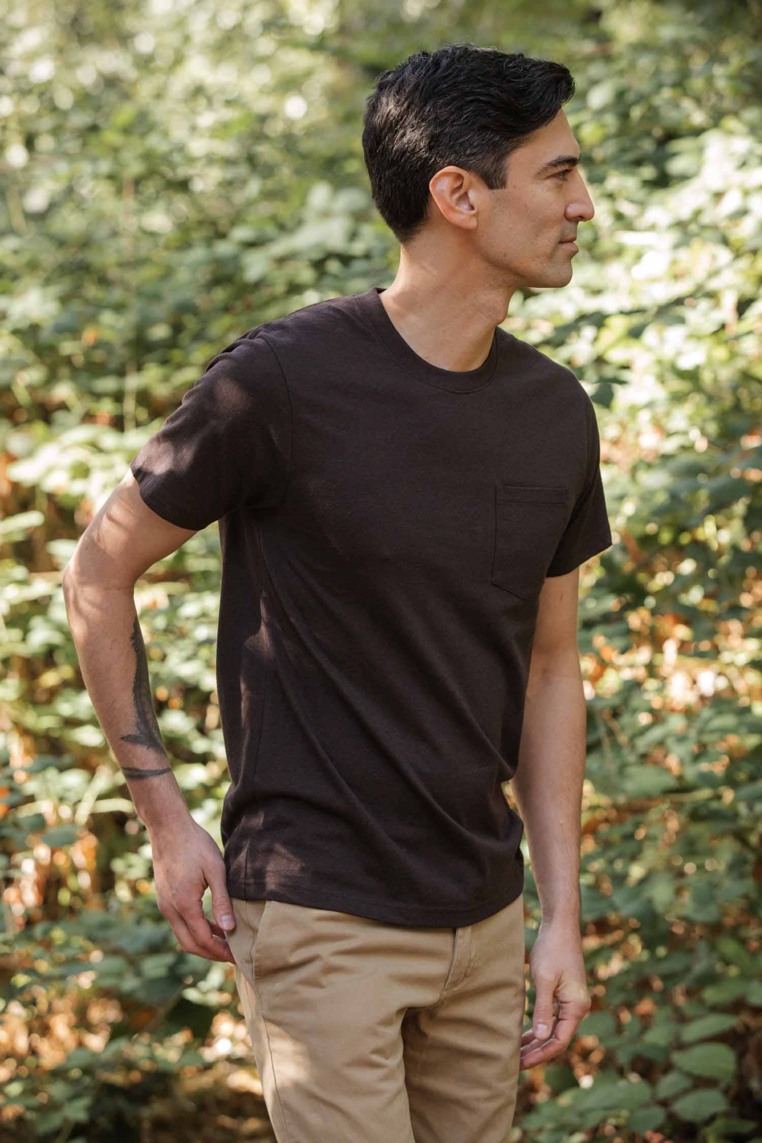 T-shirt Sostenibile con Taschino in Cotone Riciclato Color Tartufo