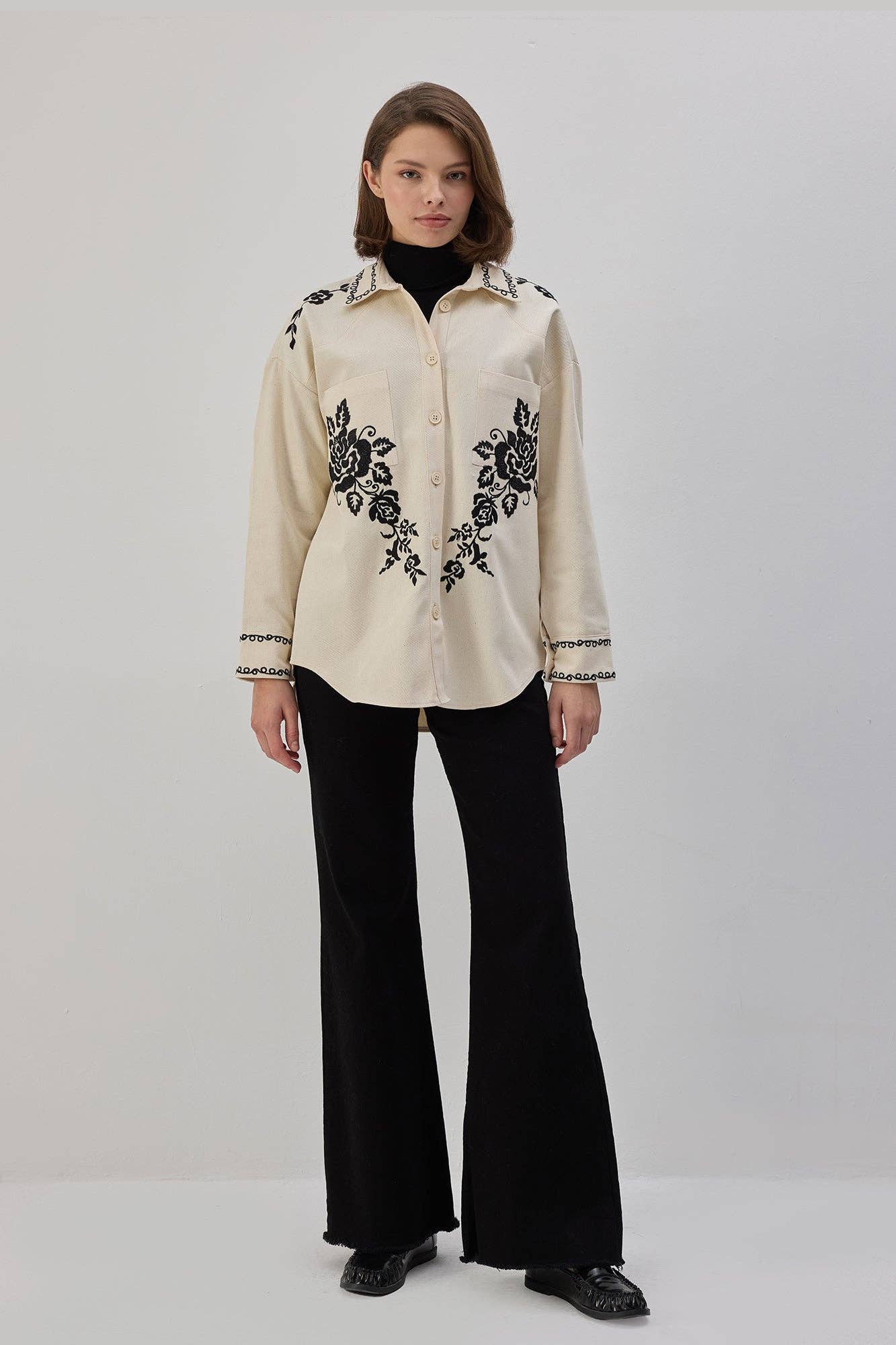 Camicia in gabardine ricamata