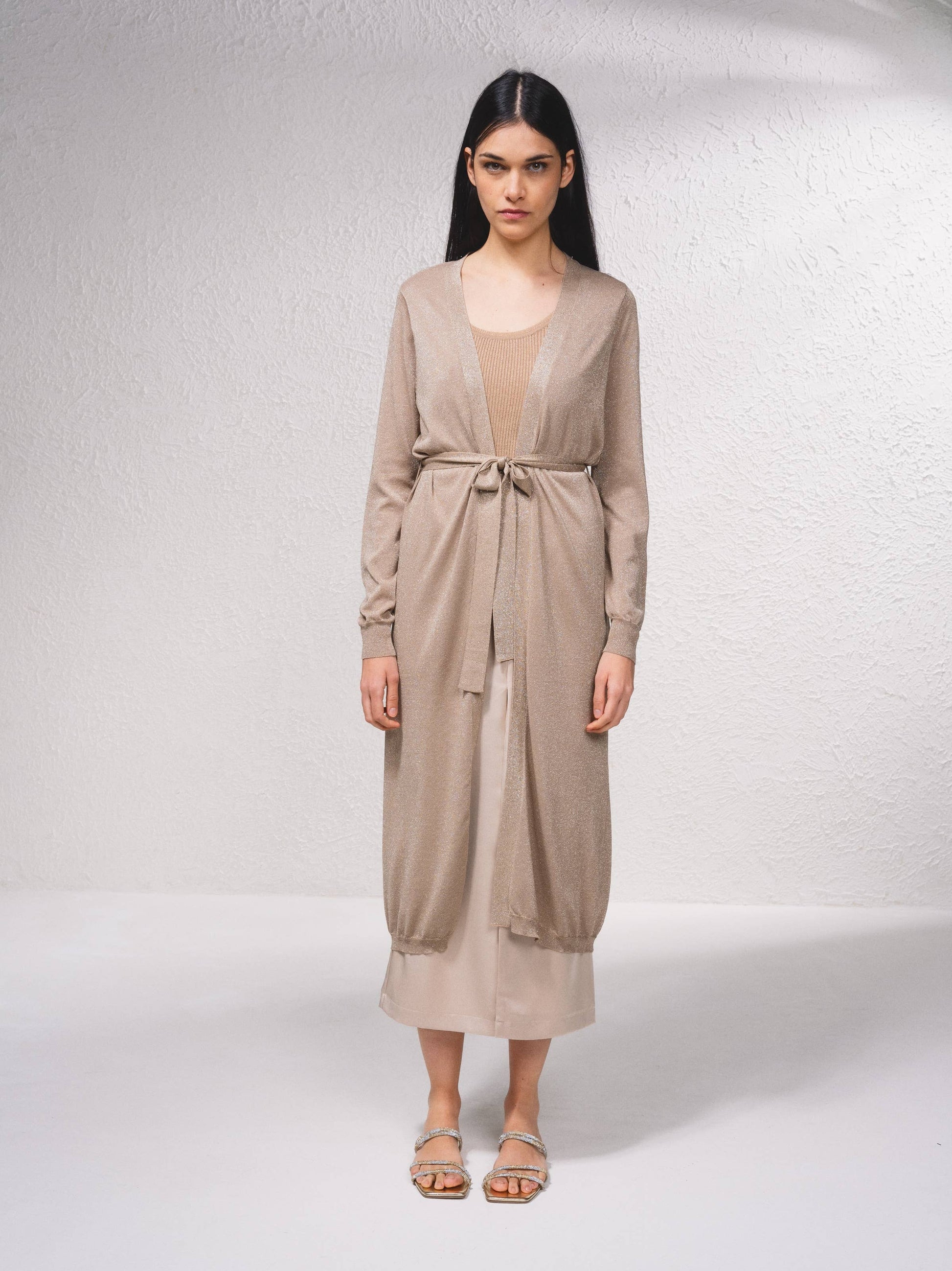 Cappotto lungo lucido con cintura