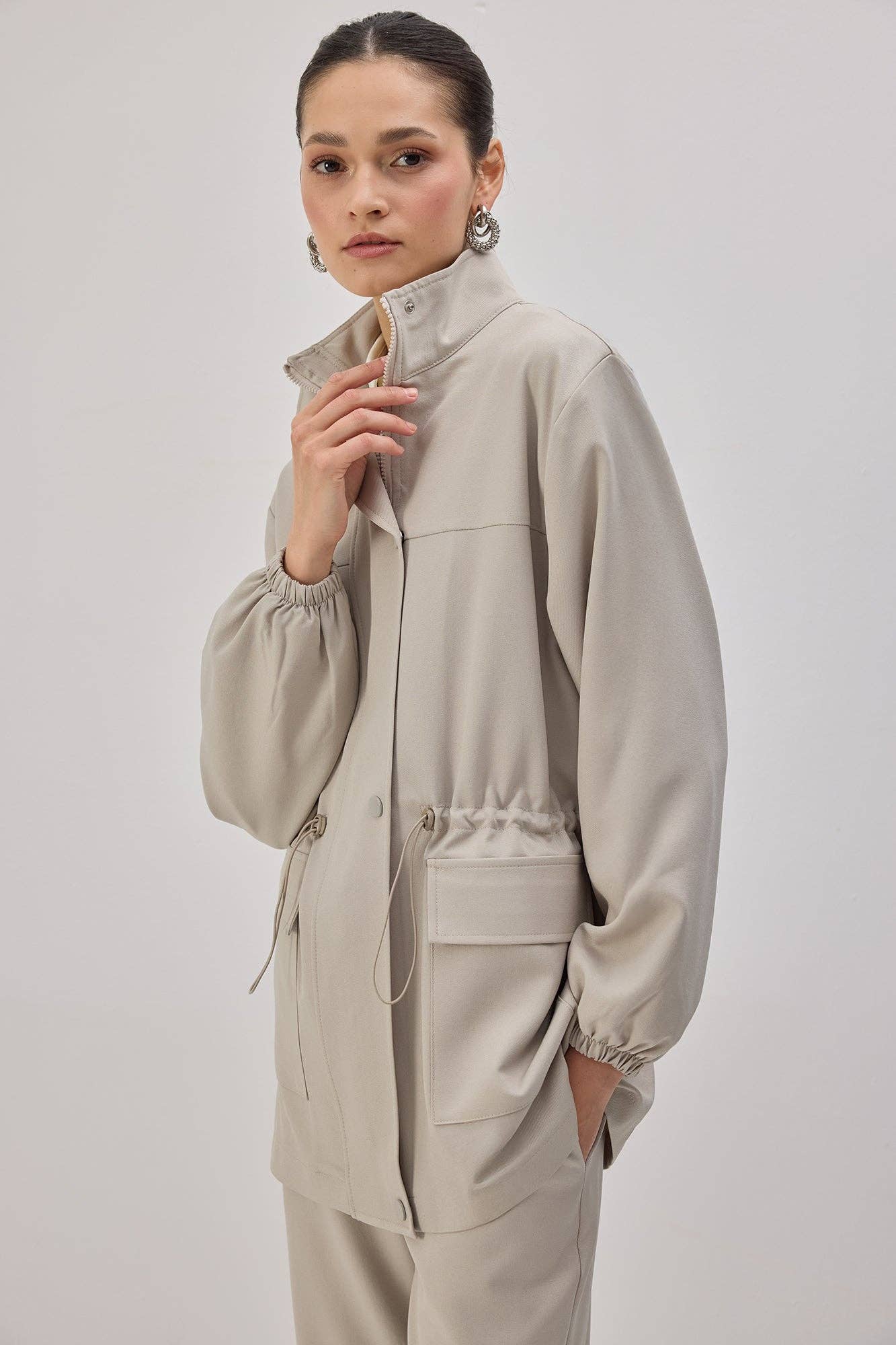 Giacca con zip e collo dritto